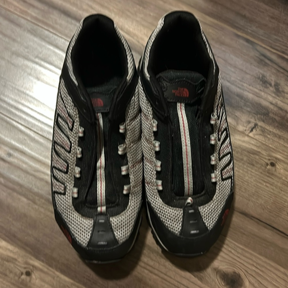 North face Hiking shoes Boys size 6 big boy